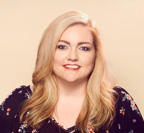Photo of Colleen Hoover