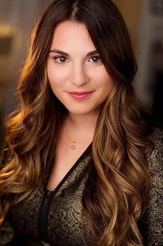 Photo of Victoria Aveyard