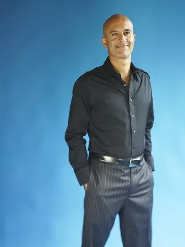 Photo of Robin S. Sharma
