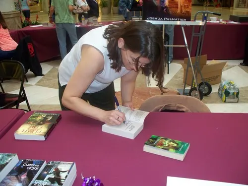 Photo of Laura Anne Gilman