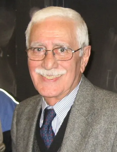 Photo of Īraj Pizishkzād