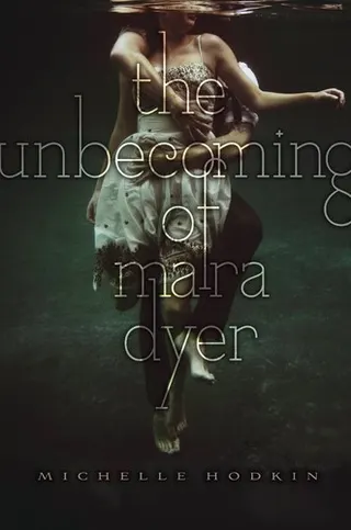 Cover of The Unbecoming of Mara Dyer (Mara Dyer Series, Book 1)