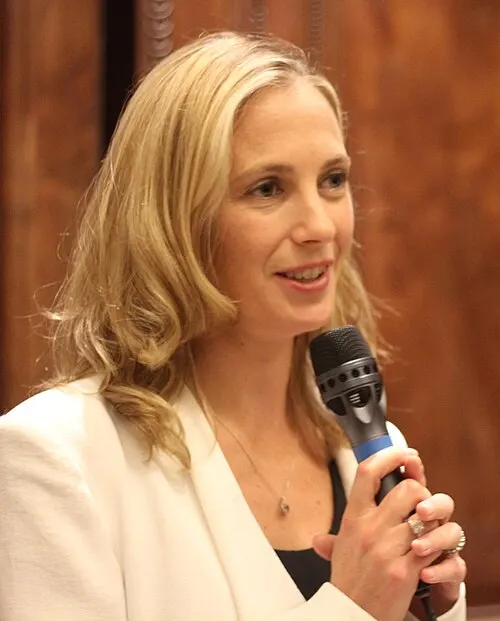 Photo of Lauren Weisberger