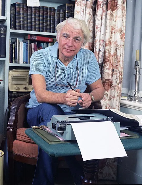 Photo of Emlyn Williams