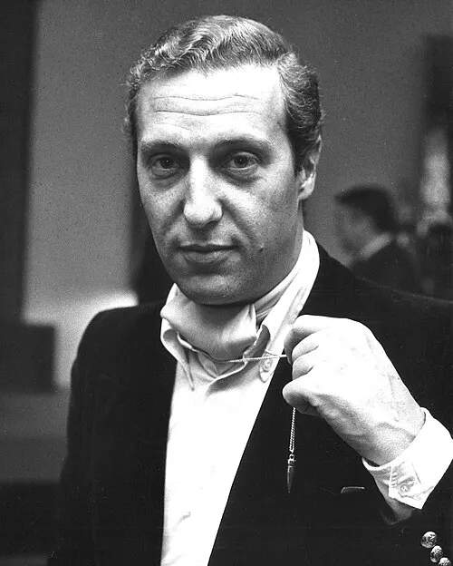 Photo of Frederick Forsyth