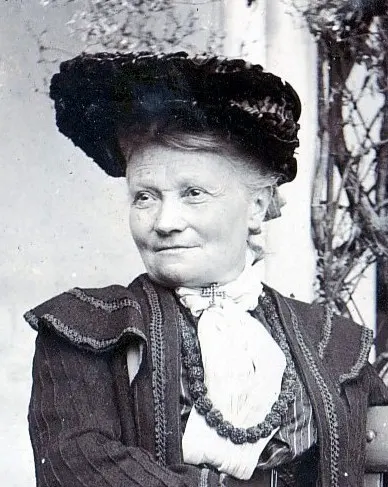 Photo of Flora Annie Webster Steel