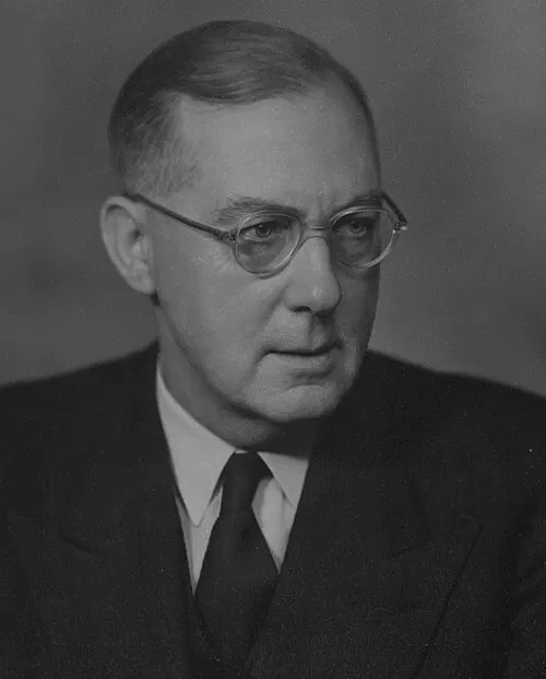 Photo of Medlicott, W. N.