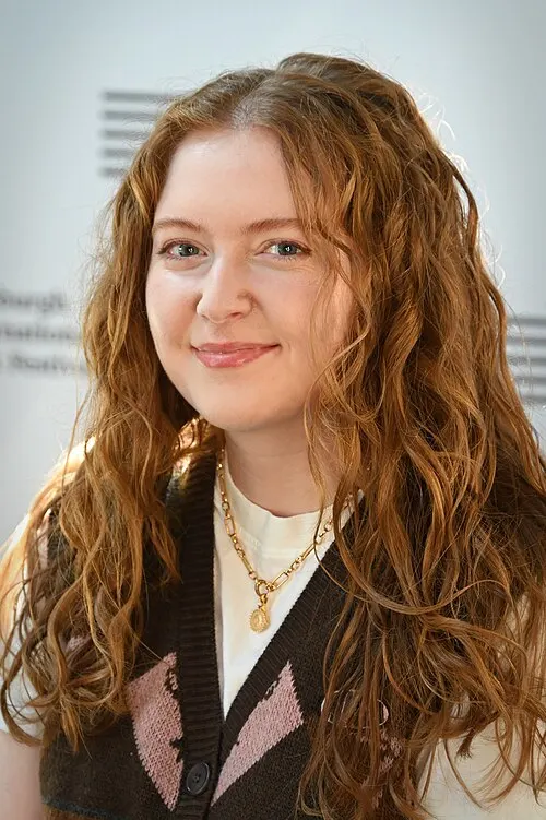 Photo of Alice Oseman