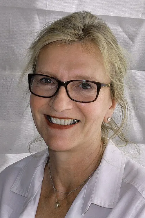 Photo of Elizabeth Strout