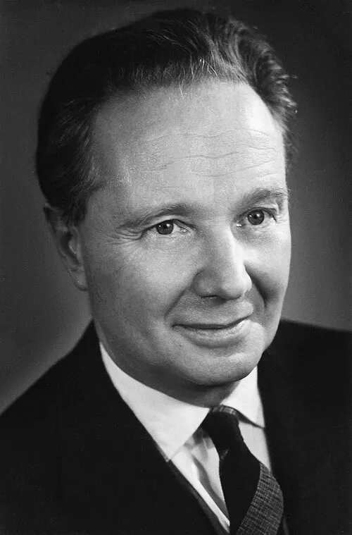 Photo of Robert Merle