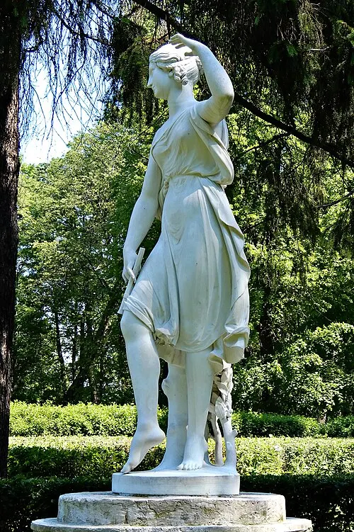 Cover of The Whispering Statue