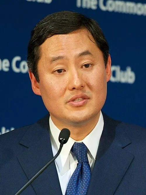 Photo of John Yoo